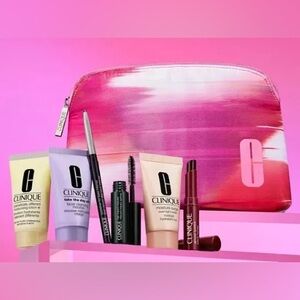 Clinique Skin Care, Makeup and Cosmetic Bag. NEW!🌸 perfect for a gift!